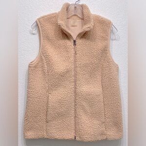 Calia Sherpa Vest,  Cameo Rose Color, Zip Front & Pockets Size Medium. Active